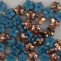 #01.11 25 Stück Blüten 7 mm opak türkisblau copper