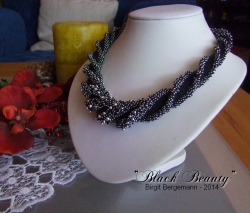 Crochet tube necklace Black Beauty english version