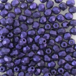 #99.44 50 Stück - 4,0 mm Glasschliffperlen - lilac