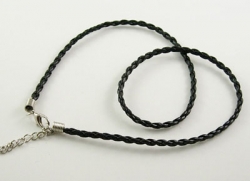 1 Stück Halskette Lederimitat - schwarz