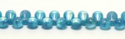 #10.02 - 20 Glastropfen 4x6mm opalin turquoise AB