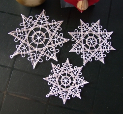 Stickdatei "Lace - Schneeflocke/Stern" Nr. 3 (80, 100, 120, 150 mm)