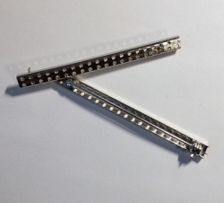 1 Anstecknadel mit Sieb 61x4 mm - Platinumfarben