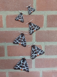 Stickdatei "FSL - Motte-Brauner Bär mit geschlossenen Flügeln " --- Design Pack