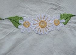 Stickdatei "Daisy-Kantenelement" - Endlosstickerei/Bordürenstickerei