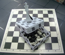 Stickdatei "FSL - Box-3 mit Deckel-Schach" - für den 200x200 mm Rahmen - 1 Größe