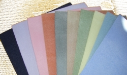 1 Fädelmatte hell- oder dkl.grün 28 x 36 cm