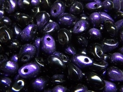 #02 - 20 Glastropfen 4x6mm opak schwarz lila rutil