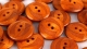 10 Holzknöpfe 32'' Ø 20mm orange