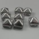 #02 - 10 Two-Hole Pyramid 8x8mm - crystal half labrador